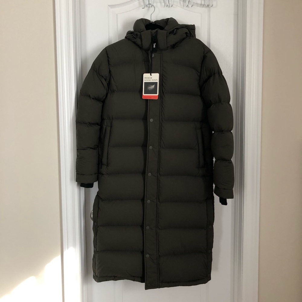 Aritzia Dark Green Puffer Jacket without tag anymore